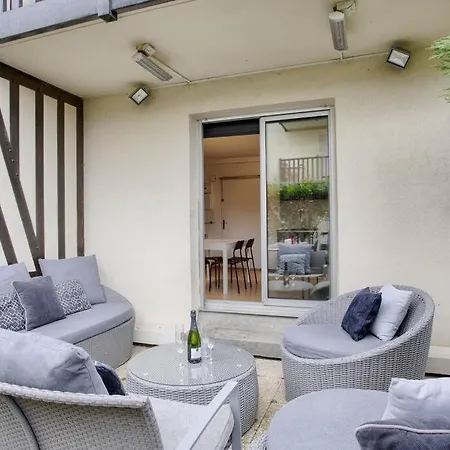 Apartment Hsh Avec Jardin Au Coeur De Deauville